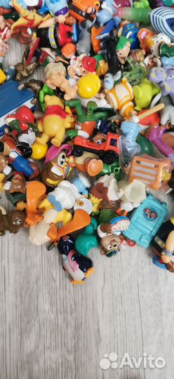 Коробка игрушек из киндер-сюрприза