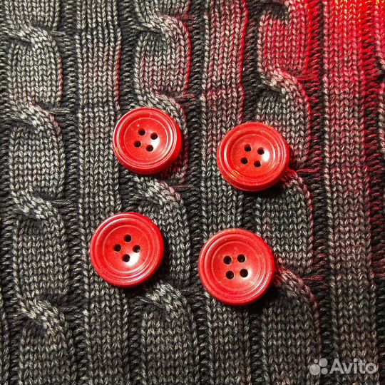 Пуговицы красные большие
