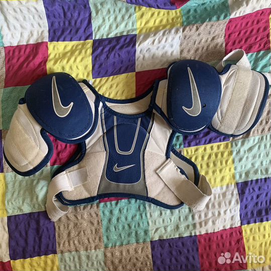 Нагрудник хоккейный Nike детский