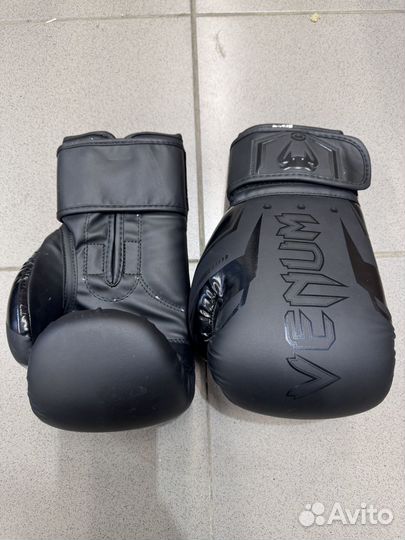 Комплект шлем перчткки и защита голени Venum