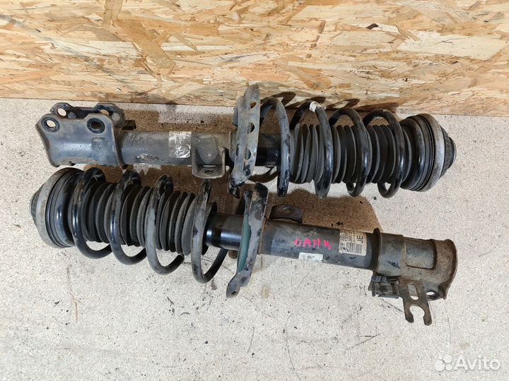 Передние стойки в сборе Opel Astra H