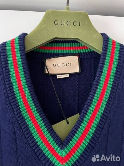 Свитер Gucci размер М один наличие