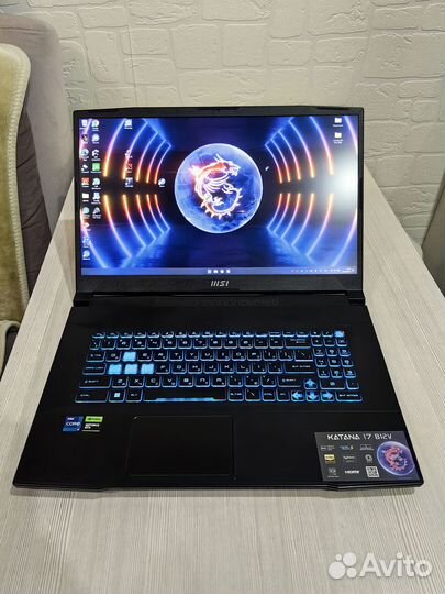 Katana 17 B12VFK-273RU