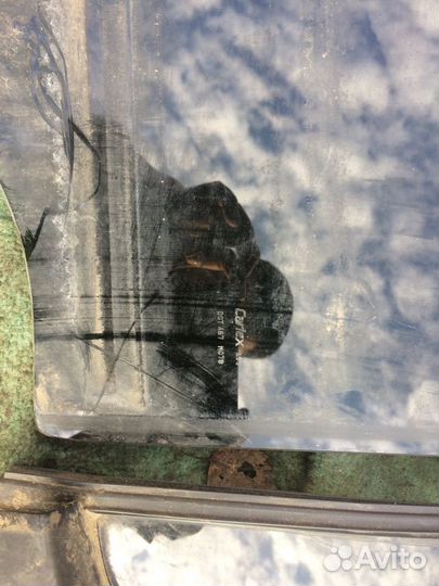 Стекло задней двери Nissan Armada TA60 2004