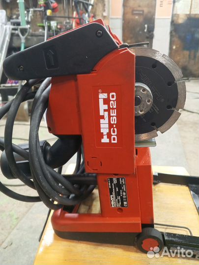 Штроборез Hilti DC SE20