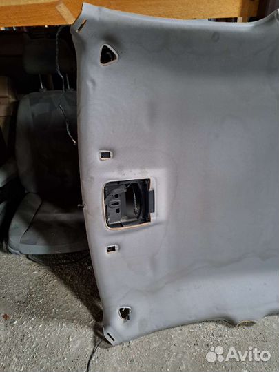 Обшивка потолка на Cadillac CTS