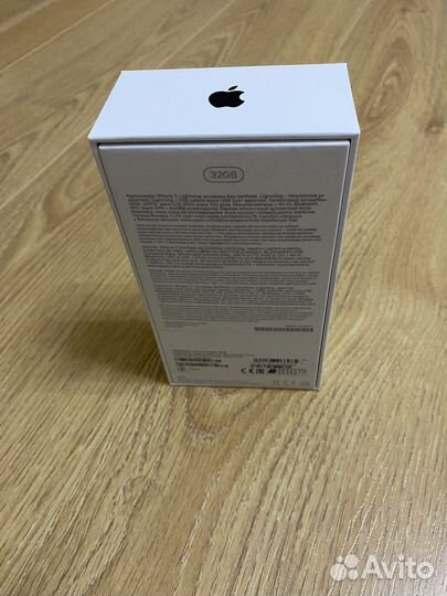 Оригинальные коробки iPhone 7;3gs