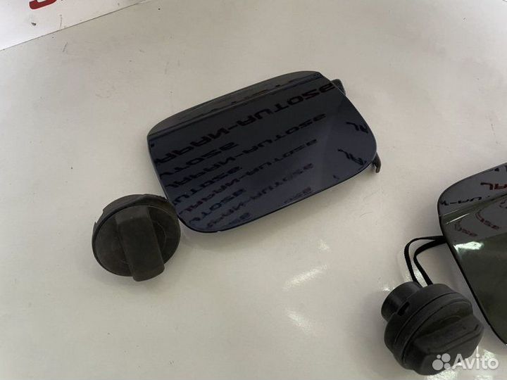 Лючок бензобака Audi A4 B7 2.0 multitronic