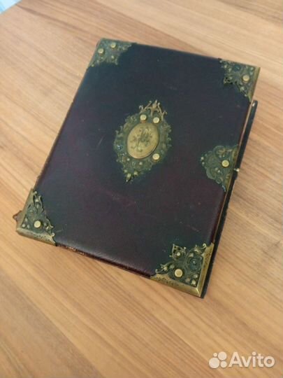 Старинный альбом для фотографий середина 19 века