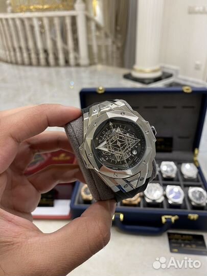 Часы hublot