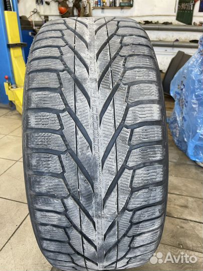 Nokian Tyres Hakkapeliitta R2 SUV 275/50 R20 25H
