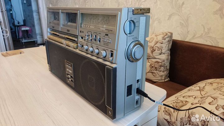 Кассетный магнитофон Sharp GF-525H