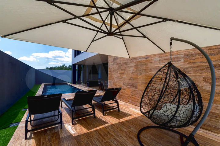 Коттедж 215 м² на участке 6 сот.