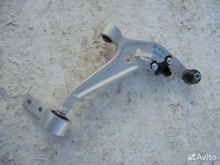 Рычаг передний правый Nissan Xtrail NT30
