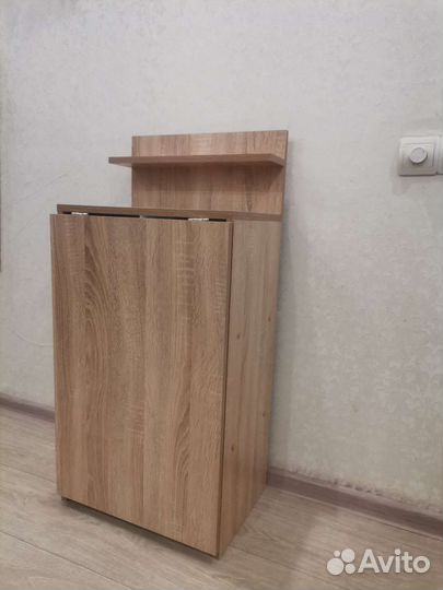 Маникюрный столик