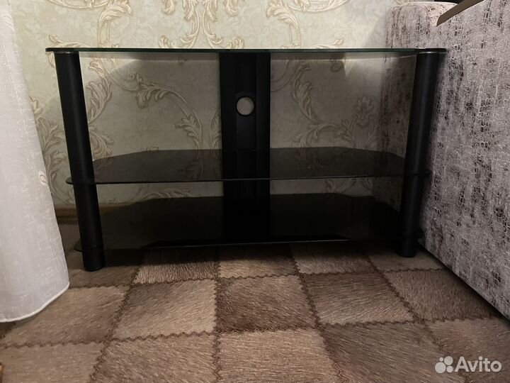 Стеклянная тумба под телевизор