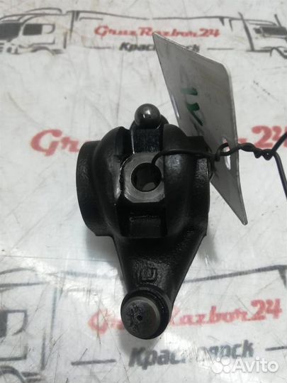 Коромысло (Рокер) Впускного клапана Iveco Tector6