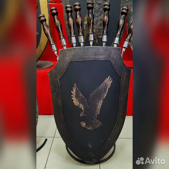 Щит с шампурами