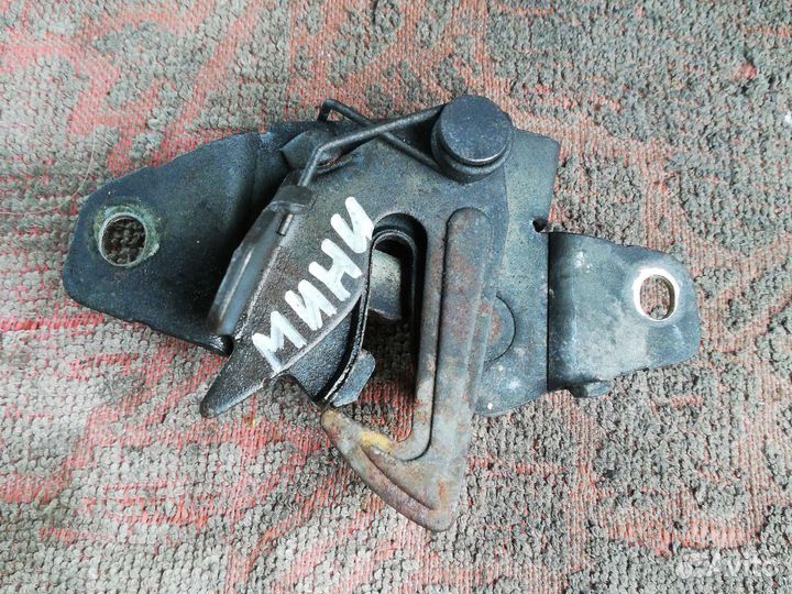 Замок капота Митсубиси Паджеро Мини 2