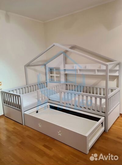 Двухъярусная кровать