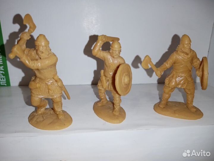 Солдатики СССР Дзи, Conte