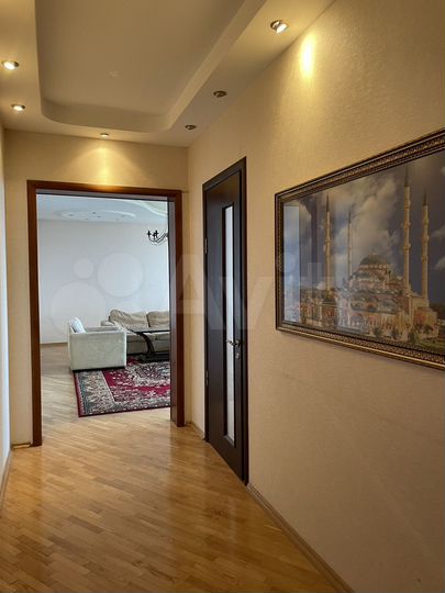 2-к. квартира, 90 м², 6/6 эт.