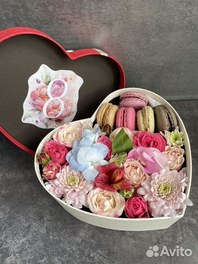 Цветы корпоративные подарки на 8 марта