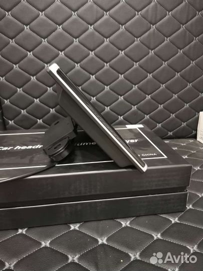 Монитор для задних пассажиров