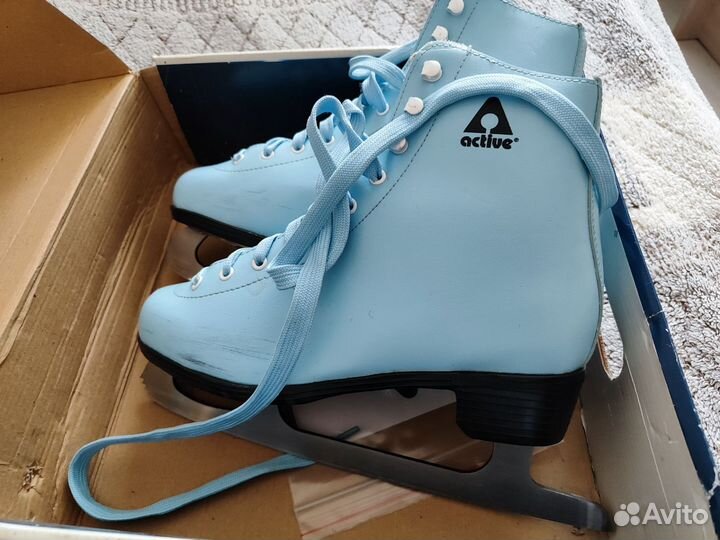 Коньки фигурные женские 38 размер