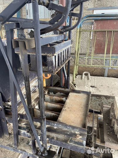 Станок по производству кирпича