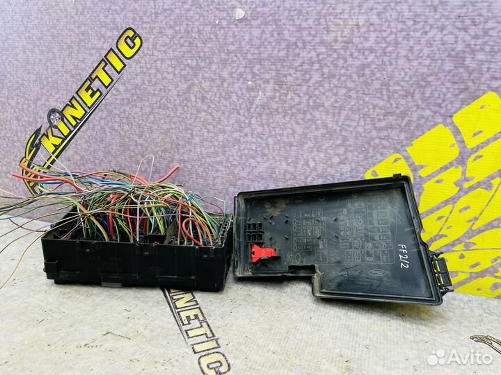 Блок предохранителей моторный Форд Фокус 2 АКПП