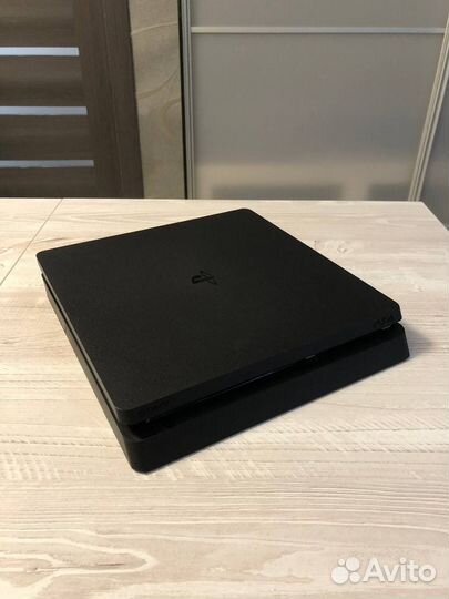 Playstation 4 slim