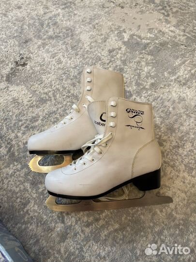 Коньки фигурные женские