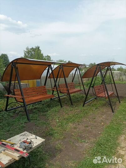 Садовые качели новые