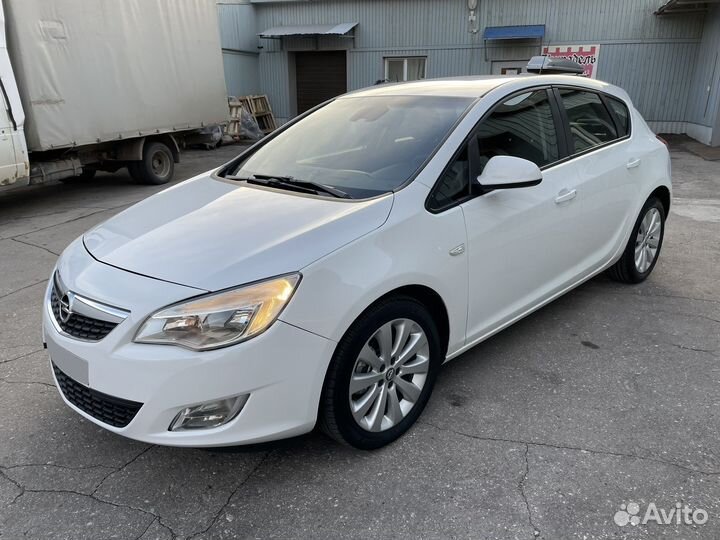 Opel Astra 1.6 МТ, 2011, 163 000 км