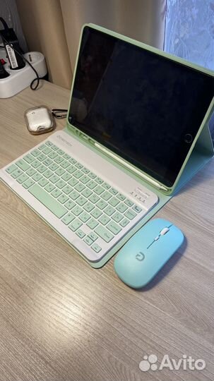 Клавиатура для iPad 10.2