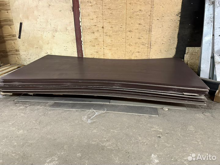 Фанера ламинированная на днище прицепа