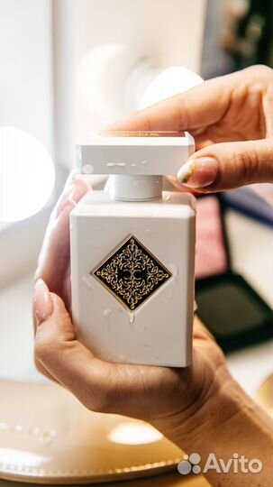 Initio - парфюм с природными феромонами