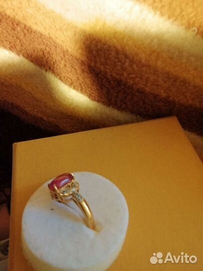 Перстень с рубином и бриллиантами