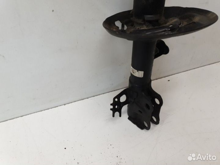 Амортизатор передний левый Toyota Camry V70 2018