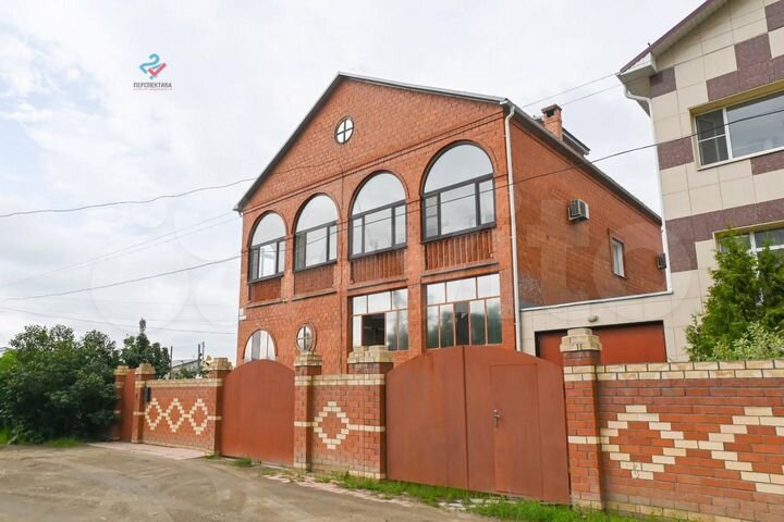 Дом 411,7 м² на участке 10 сот.