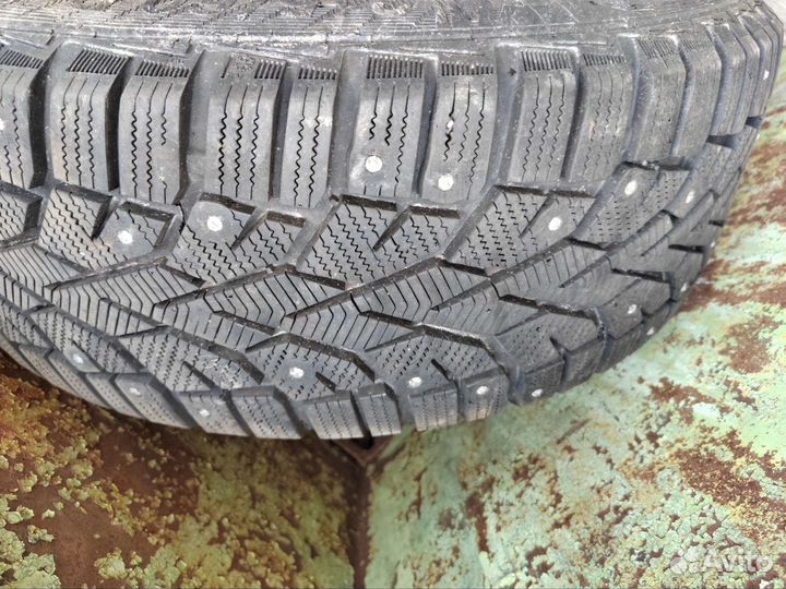 Gislaved NordFrost 100 215/60 R16 99T