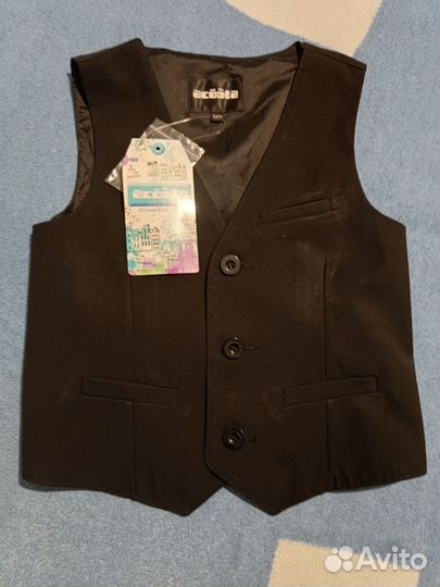 Жилет на мальчика 122(новый) acoola