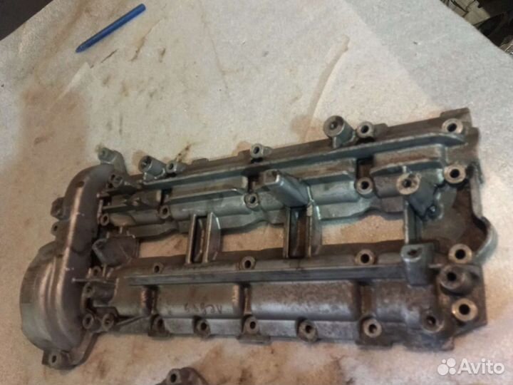 Клапанная крышка Mercedes