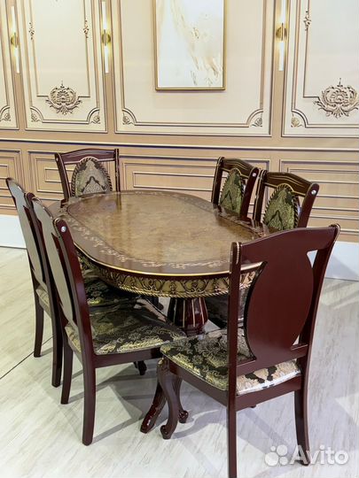 Кухонный стол и стулья