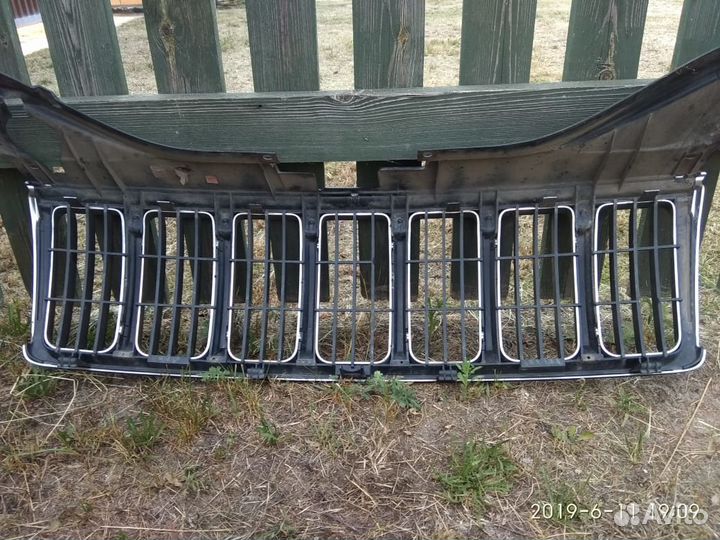 Решетка радиатора Jeep grand cherokee