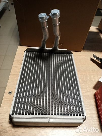 Радиатор отопителя печки передний Starex H-1 Euro3