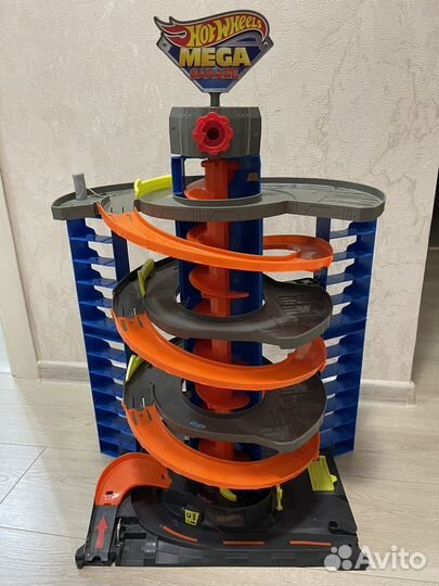 Трек парковка hot wheels