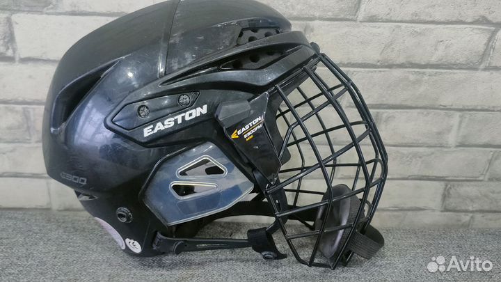 Хоккейный шлем