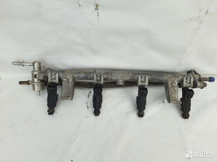 Рампа топливная Ford мондео 2 1.6